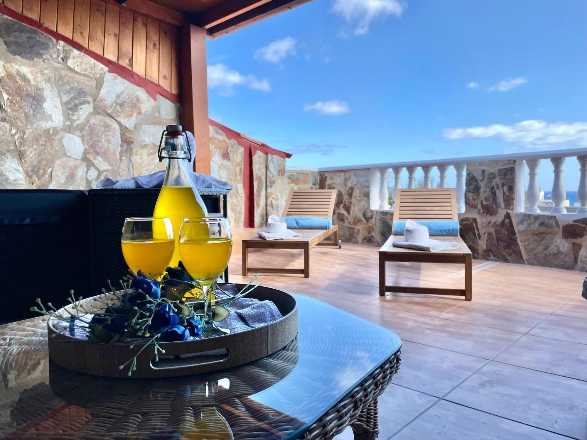 Chabela'S Seaview Penthouse & Spa La Lajita Exterior photo